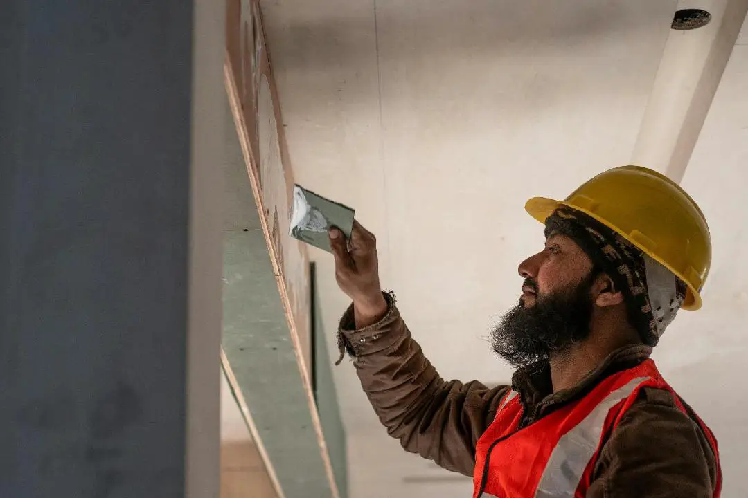 Professionnels Du BTP - Les Indispensables À Avoir Sur Un Chantier Pour Travailler En Toute Sécurité